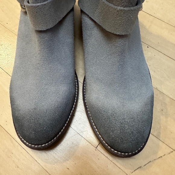 Donald J. Pliner Willow OL grey bootie, 7.5. CB2169 - Picture 6 of 7